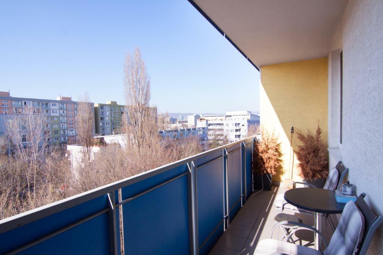 After Six Apartment براتسيلافا المظهر الخارجي الصورة